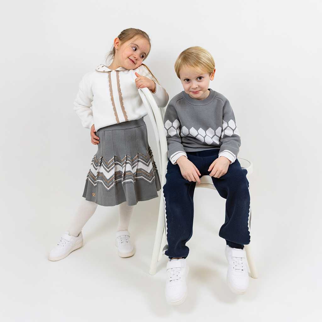 Scallop Soft Knitted Sweater with Collar and Front Placket