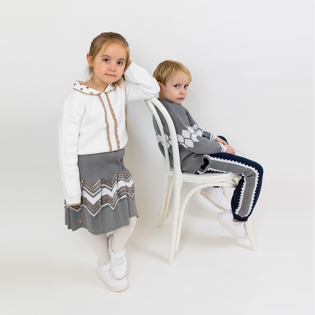 Scallop Soft Knitted Sweater with Collar and Front Placket